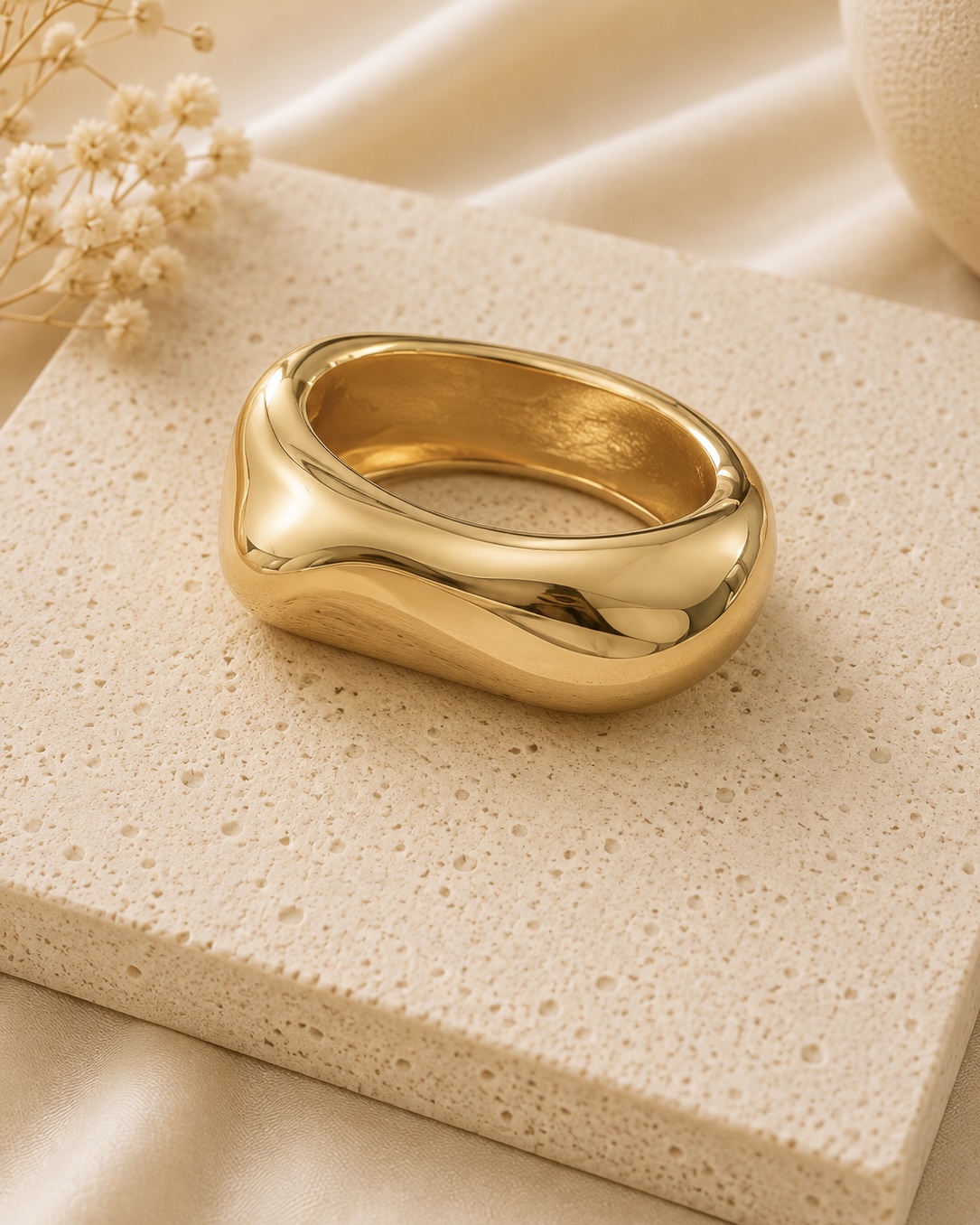 Positano Sculpted Bangle